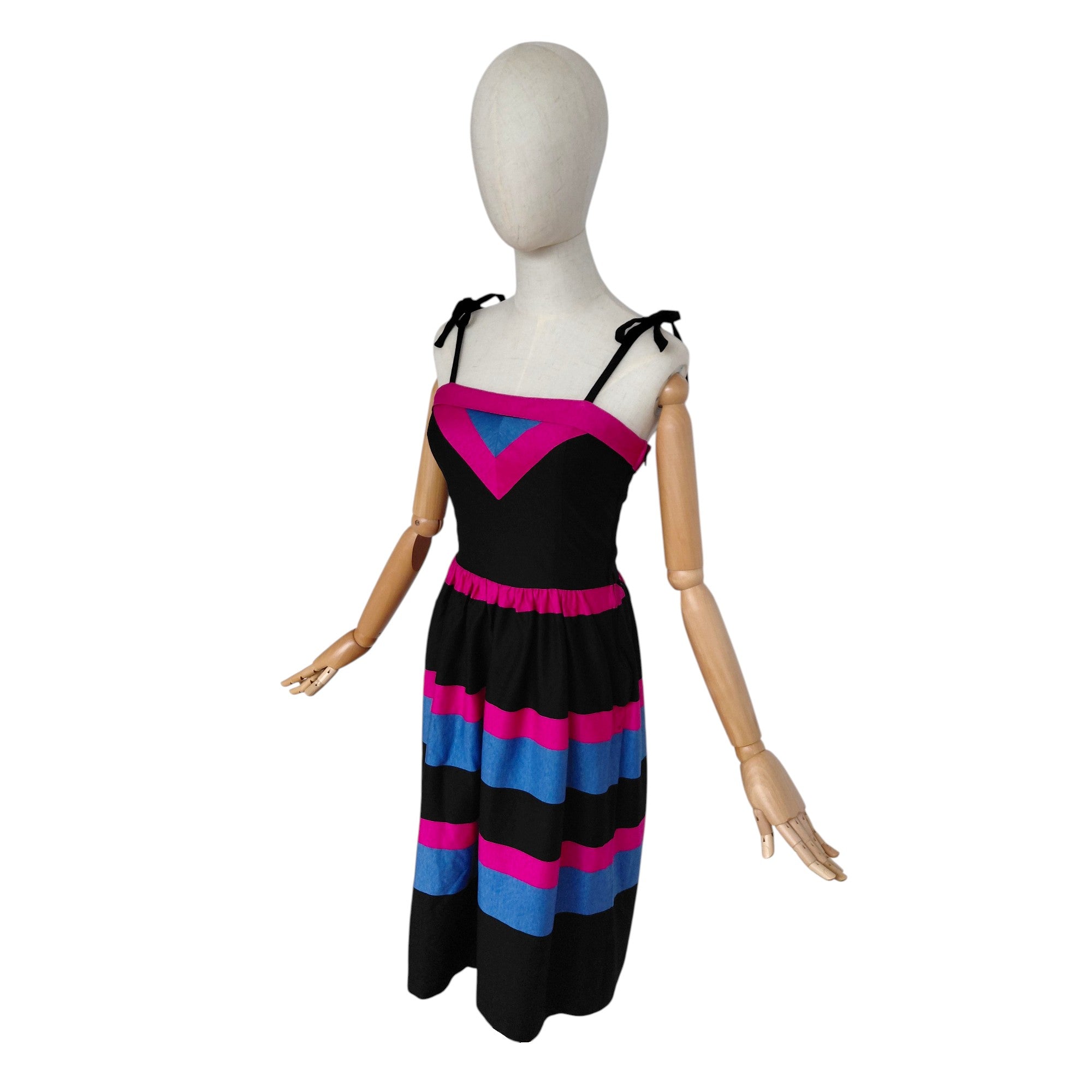 Jurk VINTAGE striklintjes