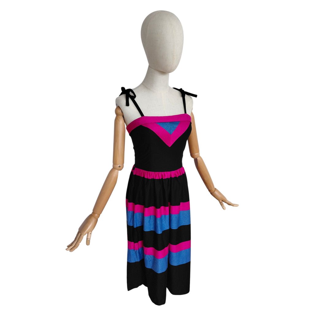 Jurk VINTAGE striklintjes